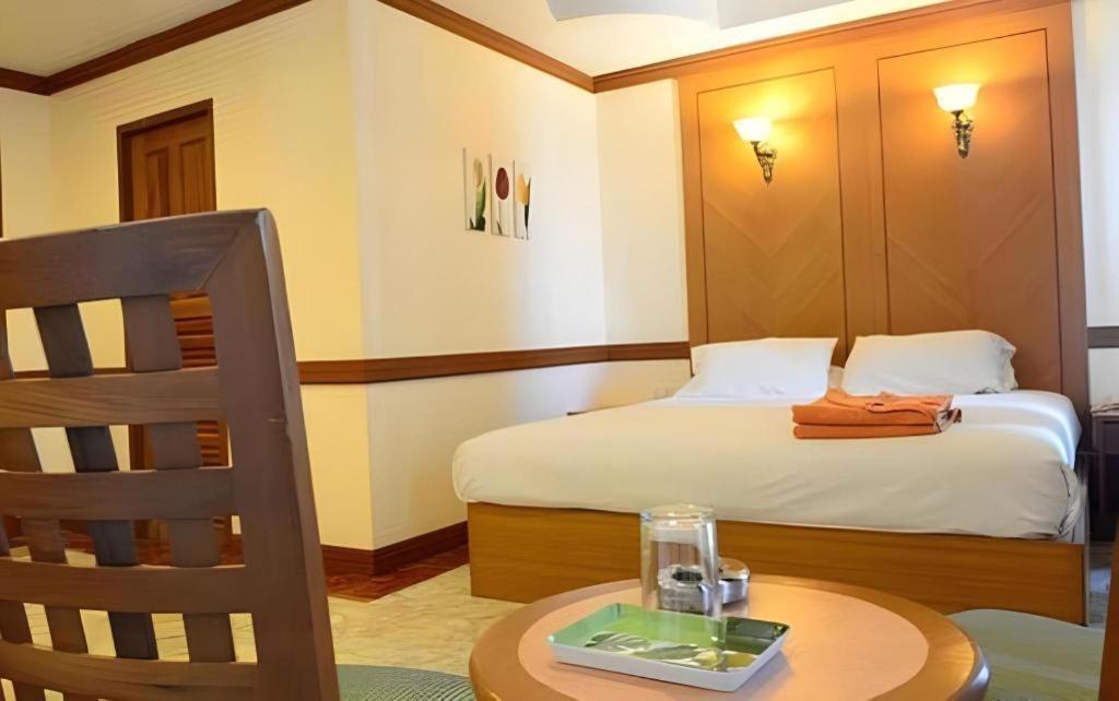 พี.72 โฮเต็ล Hotel Pattaya ภายนอก รูปภาพ