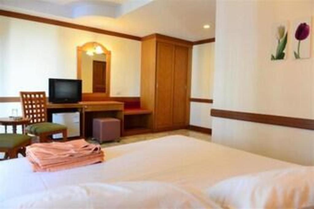 พี.72 โฮเต็ล Hotel Pattaya ภายนอก รูปภาพ