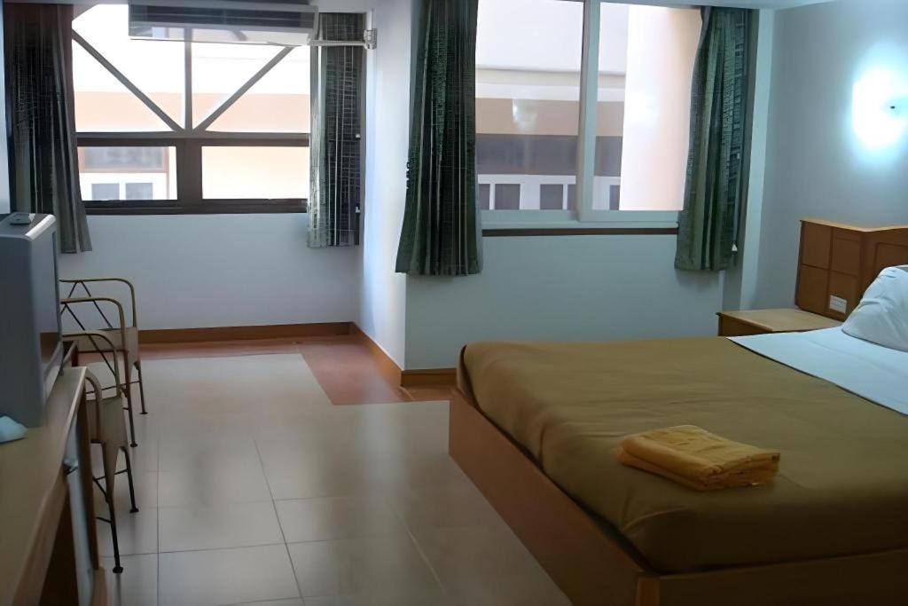 พี.72 โฮเต็ล Hotel Pattaya ภายนอก รูปภาพ