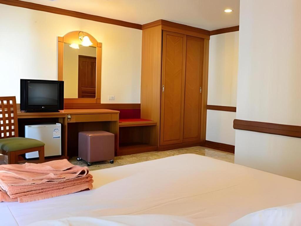 พี.72 โฮเต็ล Hotel Pattaya ภายนอก รูปภาพ
