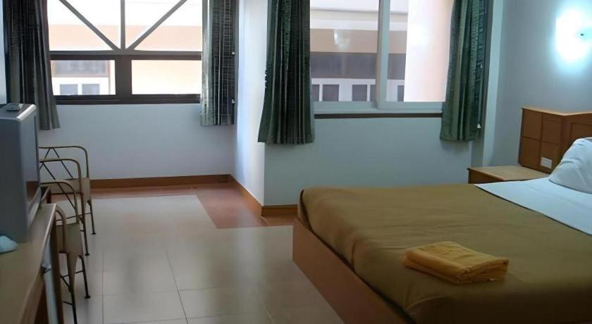 พี.72 โฮเต็ล Hotel Pattaya ภายนอก รูปภาพ